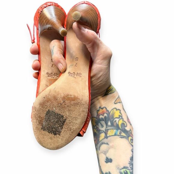 VINTAGE COACH Women’s Red Orange Embossed Leather Ankle Strap Heels Size 7 - Picture 6 of 6